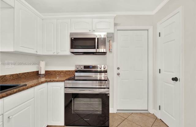 Photo of 9312 SW 182nd Street 0, Palmetto Bay, FL 33157