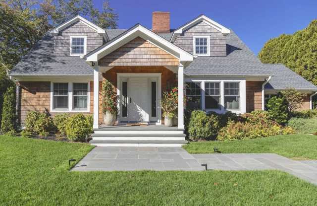 29 MAPLE LA