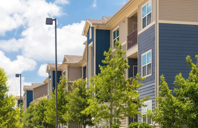 Stallion Pointe Apartments