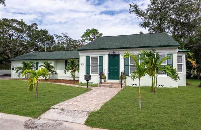 Photo of 701 38TH AVENUE N