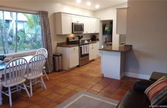 2338 NE Patrician Street