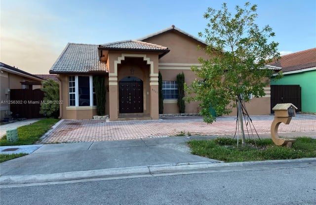 8925 NW 148th St - 8925 NW 148th St, Miami Lakes, FL 33018