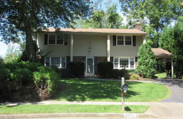 9307 HARNESS HORSE COURT
