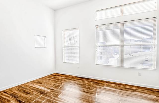 Botanica Town Center