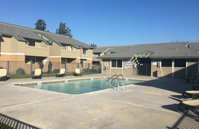 Pinewood Place Apartments