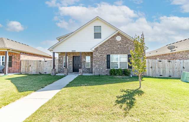 Welcome to this stunning 3-bedroom, 3-bathroom home located in the heart of Bentonville