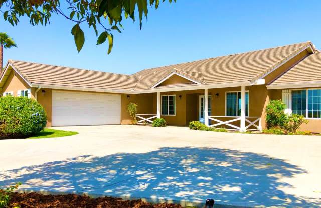1213 Senwood Way