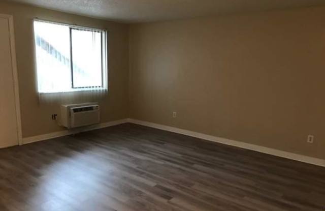 1436 S Irving St, #1220