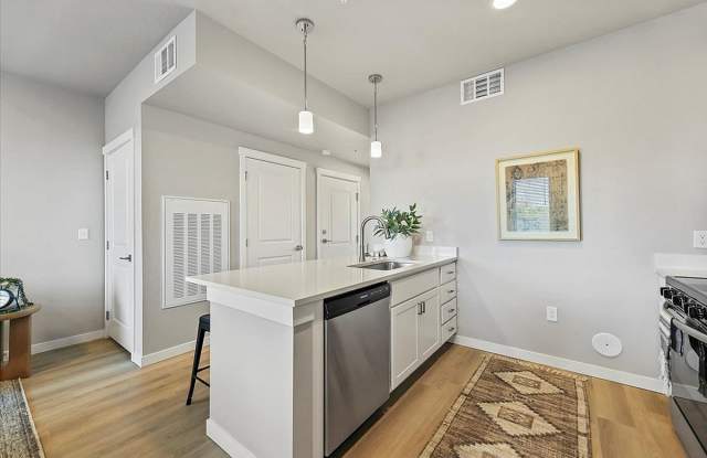 Franklin Loft Apartments