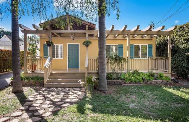 Charming 2 bed / 2 bath Mesa Home with office (small pet considered) - 724 Weldon Road, Santa Barbara, CA 93109