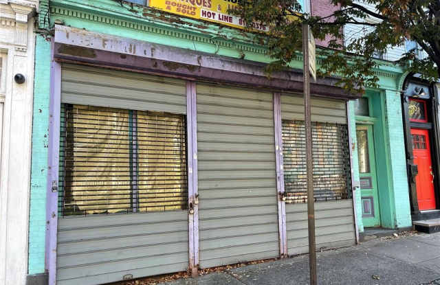 389 Van Duzer Street