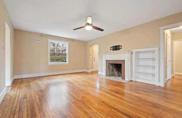 3be/2ba Charming Cape Cod in Old North Durham