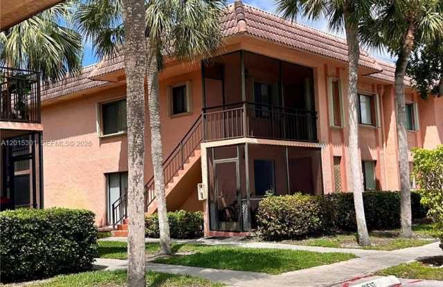 215 Lakeview Dr