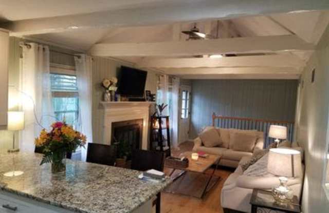 Photo of 9541 Dearborn St.