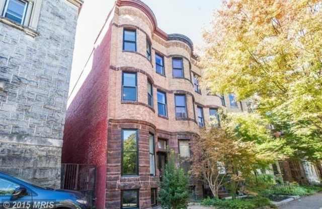 2025/2026 MICA off-campus 4bd/2.5ba in Bolton Hill w/ CAC  W/D! Available now!