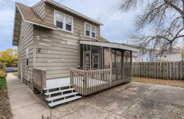 3947 Unity Avenue North