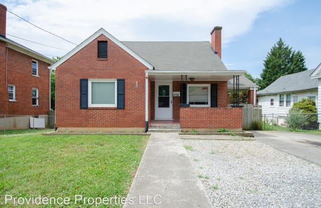 3136 Courtland Rd NW - 3136 Courtland Road Northwest, Roanoke, VA 24012