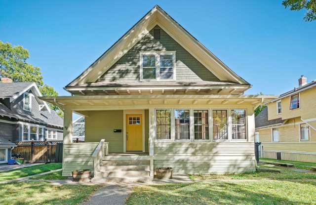 Photo of 511 West Babcock Street