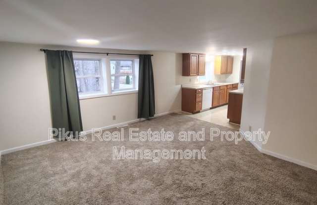 345 Edgewater Avenue Northwest - 345