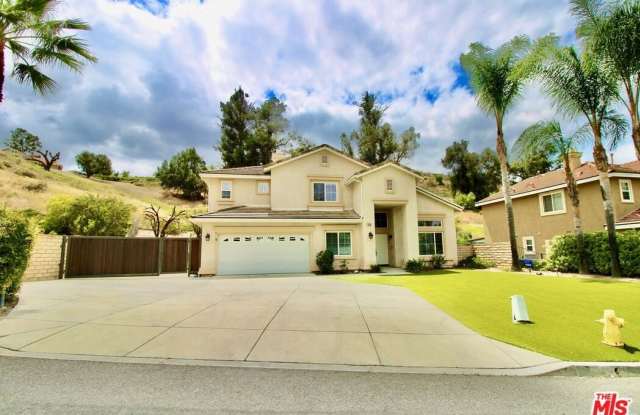 1124 Acapulco Ave