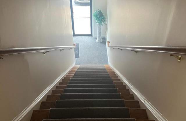 6157 FULLER Court unit: 5