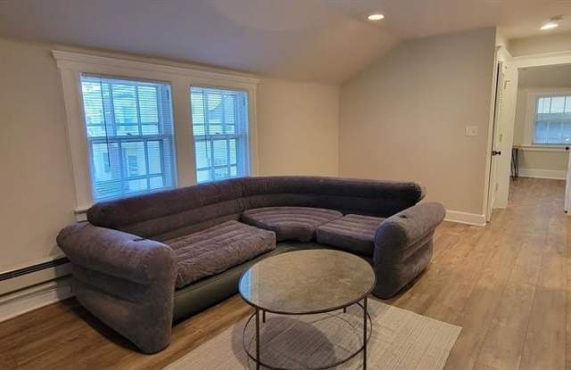 9 Lincoln Street Carriage Hou