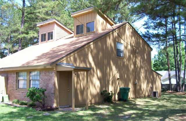 Charming 2 bedroom, plus loft/study. photos photos