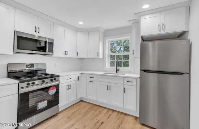 515 Arnold Avenue unit: 2