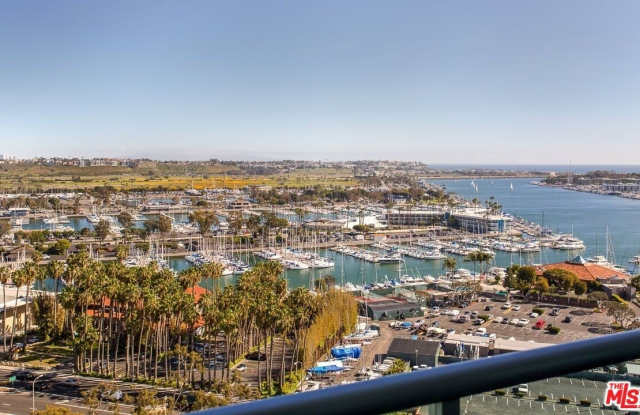 Photo of 13700 Marina Pointe Dr unit: 1822