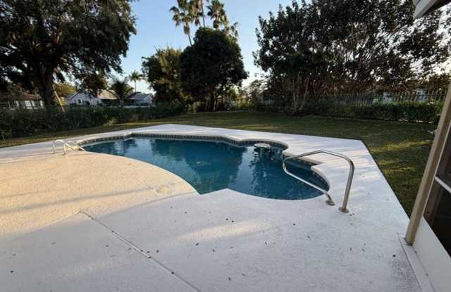 1304 Lake Breeze Drive, Wellington, FL 33414