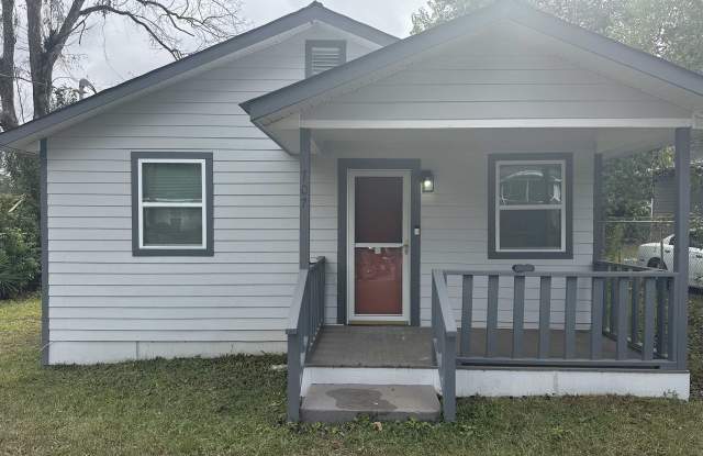 Photo of 707 Dent Street