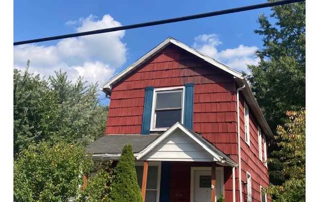 276 North Oakland Avenue