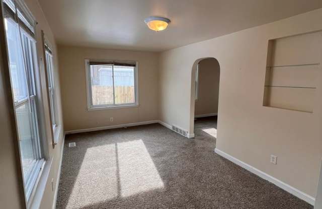Bright, Clean 3 bed/1 bath- Move In Ready