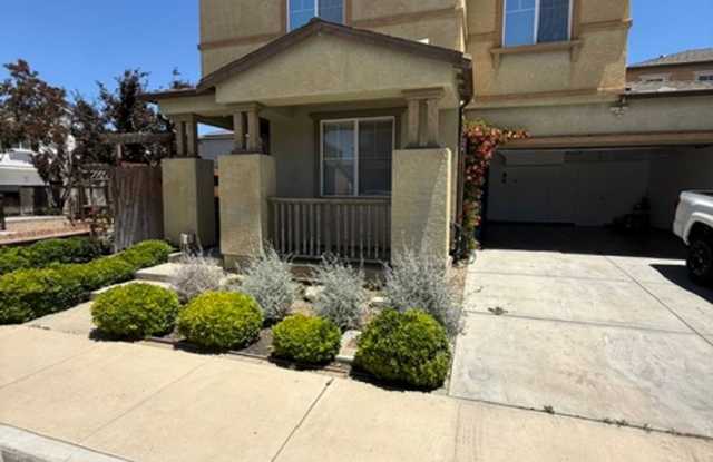 **Beautiful 2-Story Home Next to the Park**