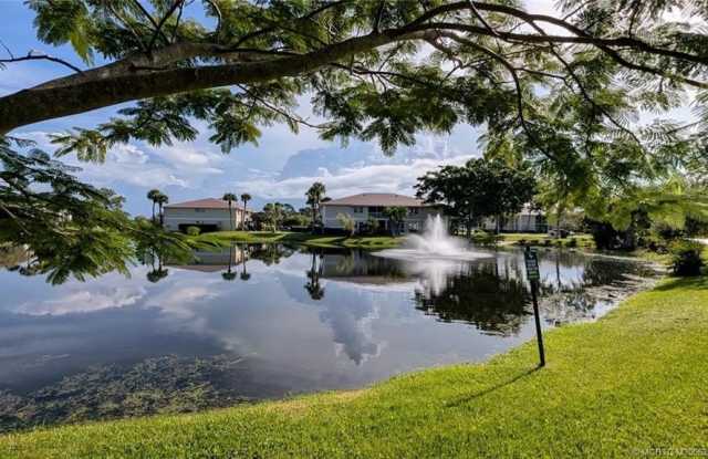 1563 SE Royal Green Circle unit: 204