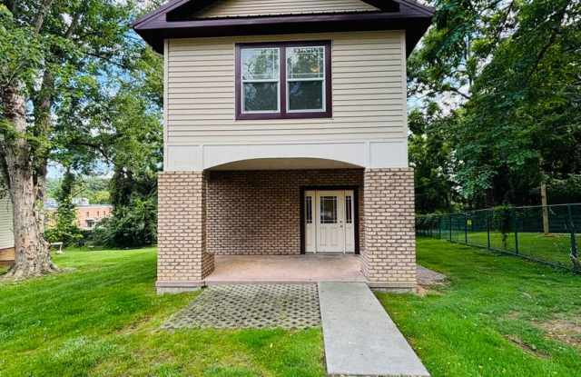 4 Bedroom 3.5 Bath House