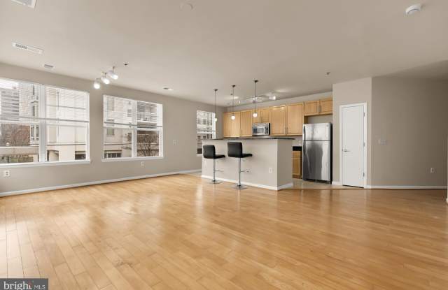 1201 E WEST Highway unit: 238