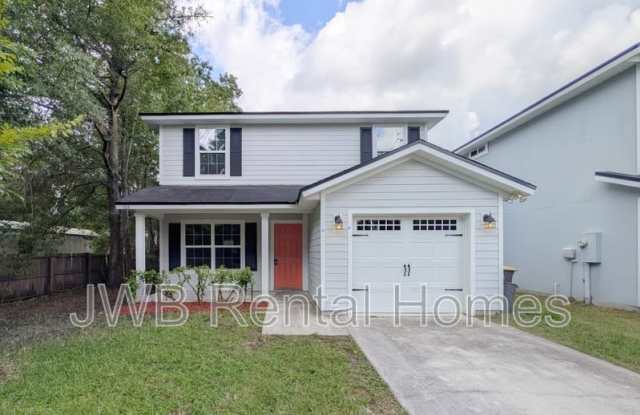 Photo of 1228 Lake Shore Blvd