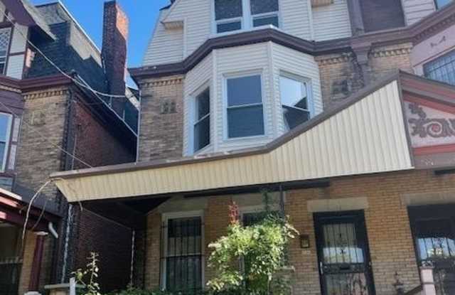 4710 WARRINGTON Avenue unit: 3