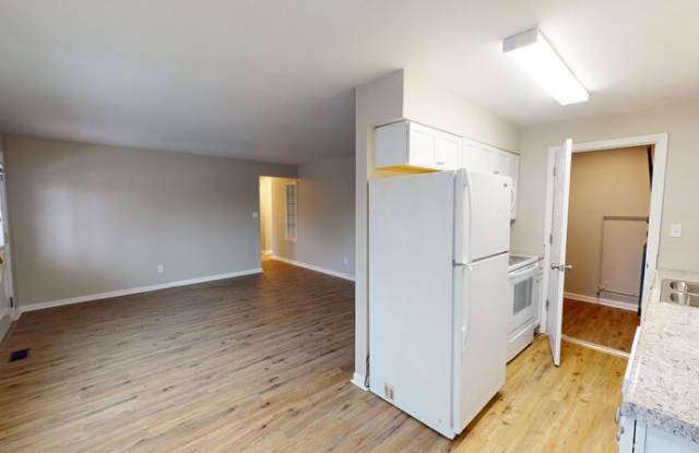 92 W Franklin Street
