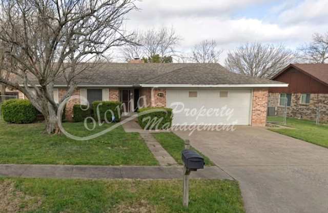 AVAILABLE MID MAY! PETS ALLOWED! PHOTS COMING SOON!