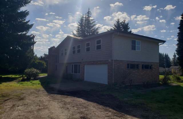 Introducing this spacious split-level home in Vancouver, WA. - 3405 Northeast 88th Street, Hazel Dell, WA 98665