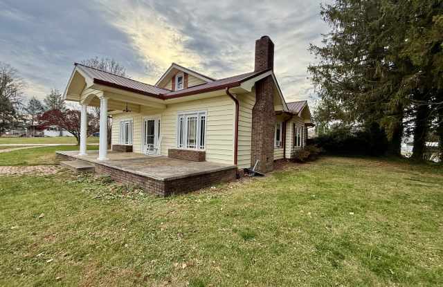 2703 Old Spartanburg Road