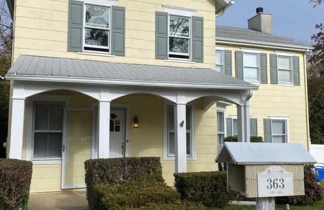 Photo of 363 Lake Avenue