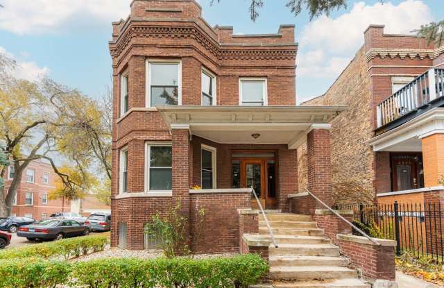 2257 N Springfield Avenue