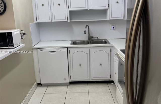 Photo of 10383 N Kendall Dr