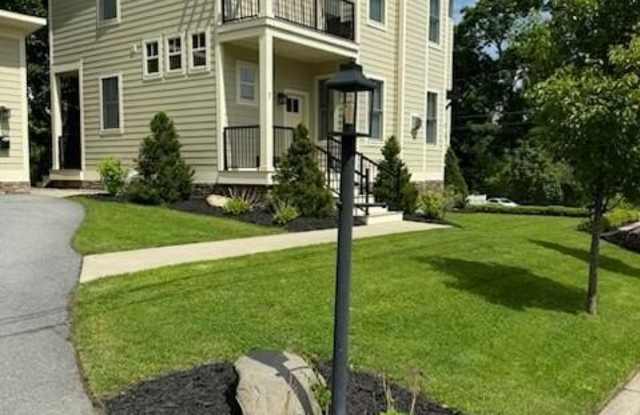 7 N Circular Street