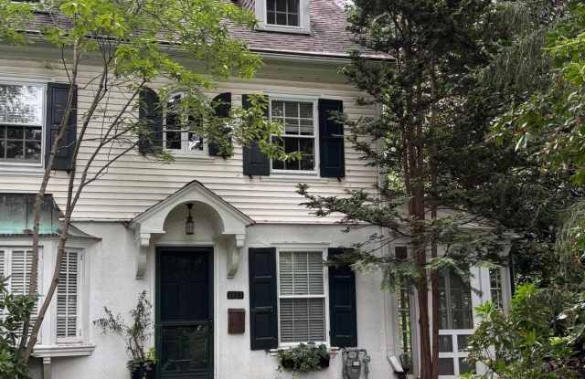 Photo of 1121 SPRING GROVE Avenue