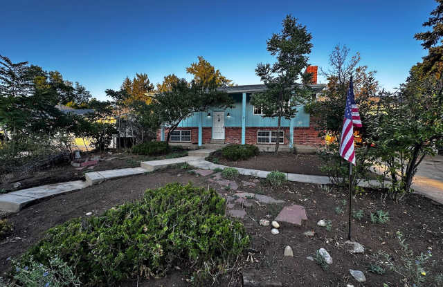 Charming 4-Bedroom, 2-Bath Home in Boulder, CO - Perfectly Located Near CU Campus