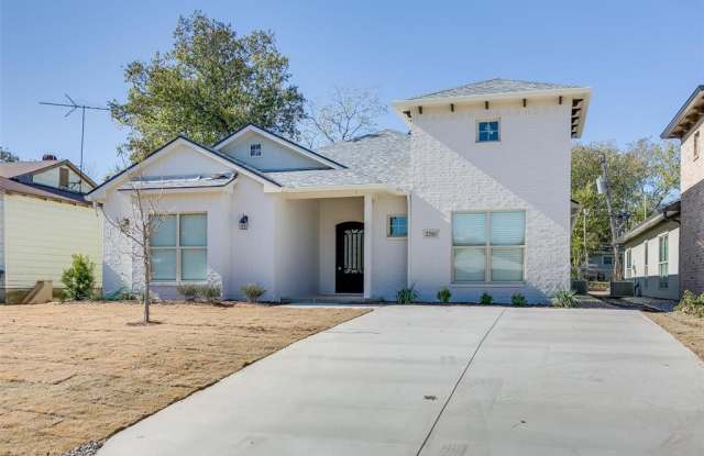 2704 Gordon Avenue - 2704 Gordon Avenue, Fort Worth, TX 76110